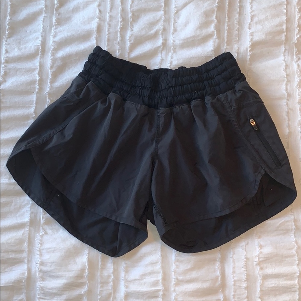 Lululemon shorts size 6